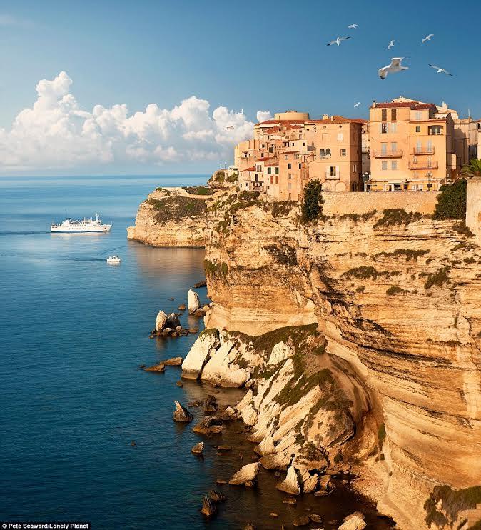 viet nam tro thanh diem den tuyet voi nhat trong thang 10.2017 hinh anh 9