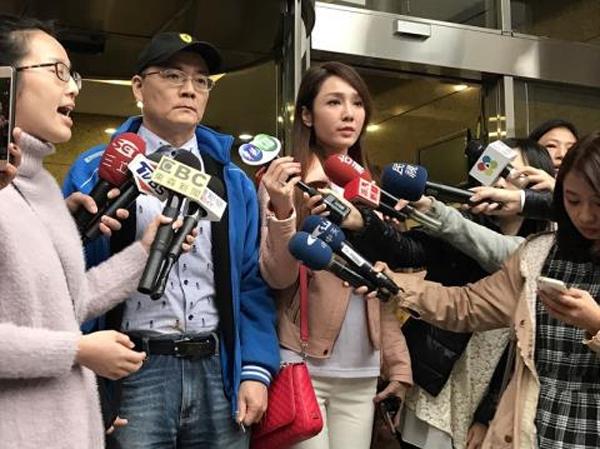 helen-thanh-dao-khong-xu-dinh-tui-vat-vuong-o-nha-ban-1