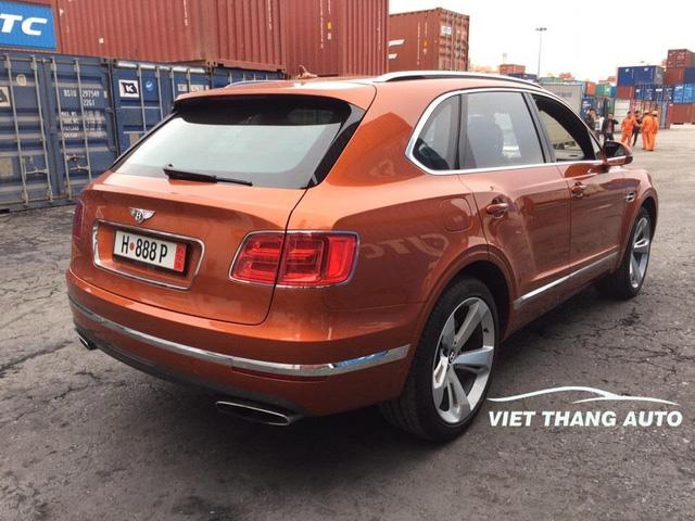 Bentley Bentayga thứ 9 cập bến Việt Nam với màu sơn độc nhất vô nhị - Ảnh 5.