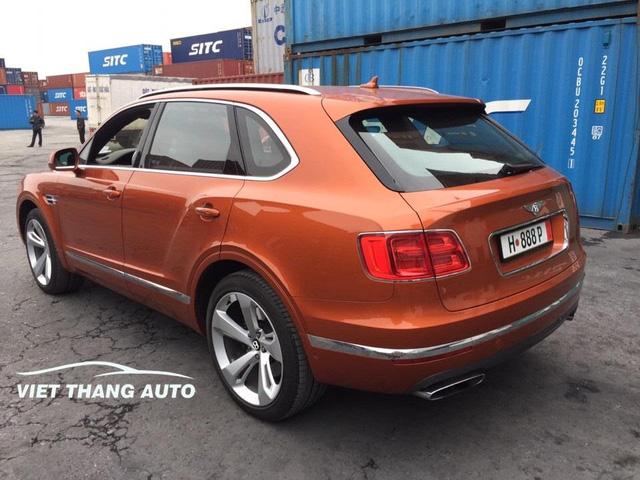 Bentley Bentayga thứ 9 cập bến Việt Nam với màu sơn độc nhất vô nhị - Ảnh 4.