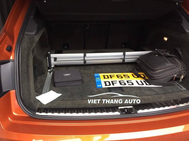 Bentley Bentayga thứ 9 cập bến Việt Nam với màu sơn độc nhất vô nhị - Ảnh 7.