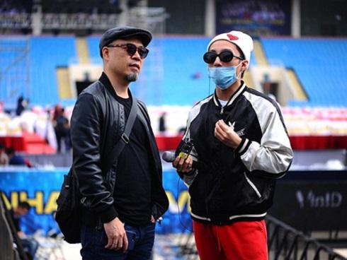 Sau tất cả, Sơn Tùng M-TP vẫn lễ phép chào hỏi nhạc sĩ Huy Tuấn