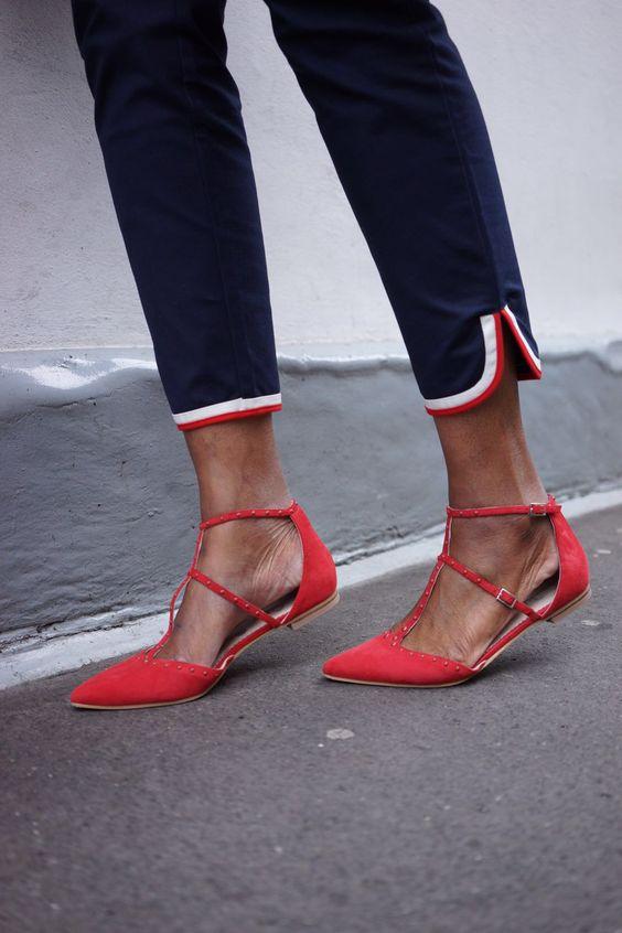 Giày bệt mũi nhọn: theo chân quý cô từ công sở tới tiệc tùng - Ảnh 9.