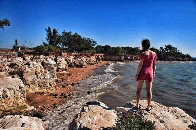 Hiện tại, Ragusa ở Australia, nơi cô làm nhân viên pha chế và bán hàng, tiết kiệm tiền để đi khắp châu Úc cùng bạn trai cô, Garrett Galvan - chủ nhân vlog The Travel Human.