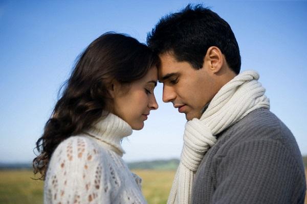 Sững sờ vì tập hồ sơ vợ giấu kín trước khi xuất ngoại - Ảnh 1.