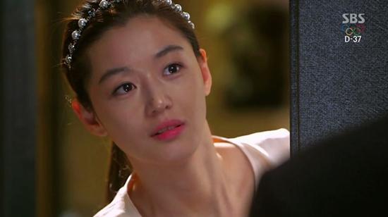 'Minh tinh trái đất' Cheon Song Yi trong 'Vì sao đưa anh tới' là vai diễn khó ai có thể thay thế của Jun Ji Hyun.