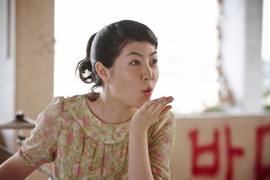 Shim Eun Kyung đã nhận được nhiều khen ngợi nhờ diễn xuất tinh tế và tự nhiên khi vào vai một bà lão chỉ sau một đêm biến thành một cô gái trẻ.