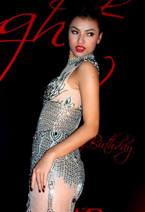 Những người đẹp không đáng ‘bị chê xấu’ của showbiz Việt-4