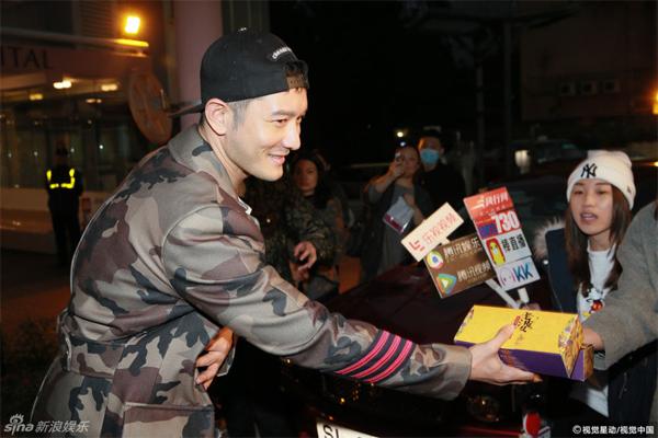 huynh-hieu-minh-met-pho-phac-sau-mot-ngay-trong-vo-de-2