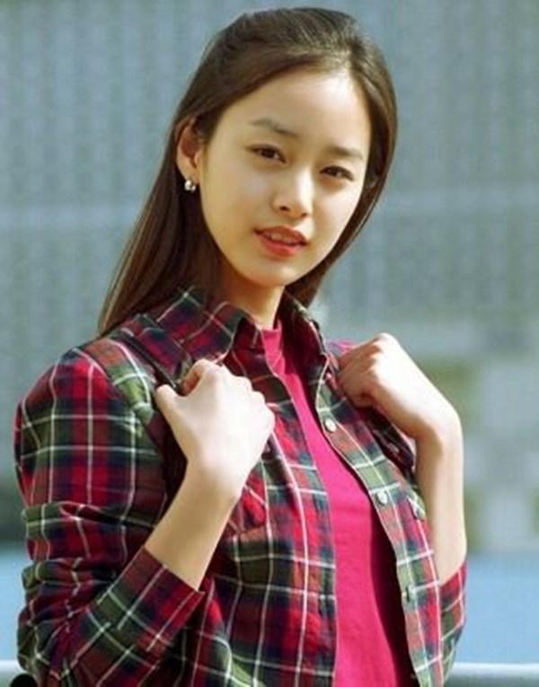 Trước ngày cưới, Kim Tae Hee lại gây sốt với loạt ảnh Nữ thần trường học-6