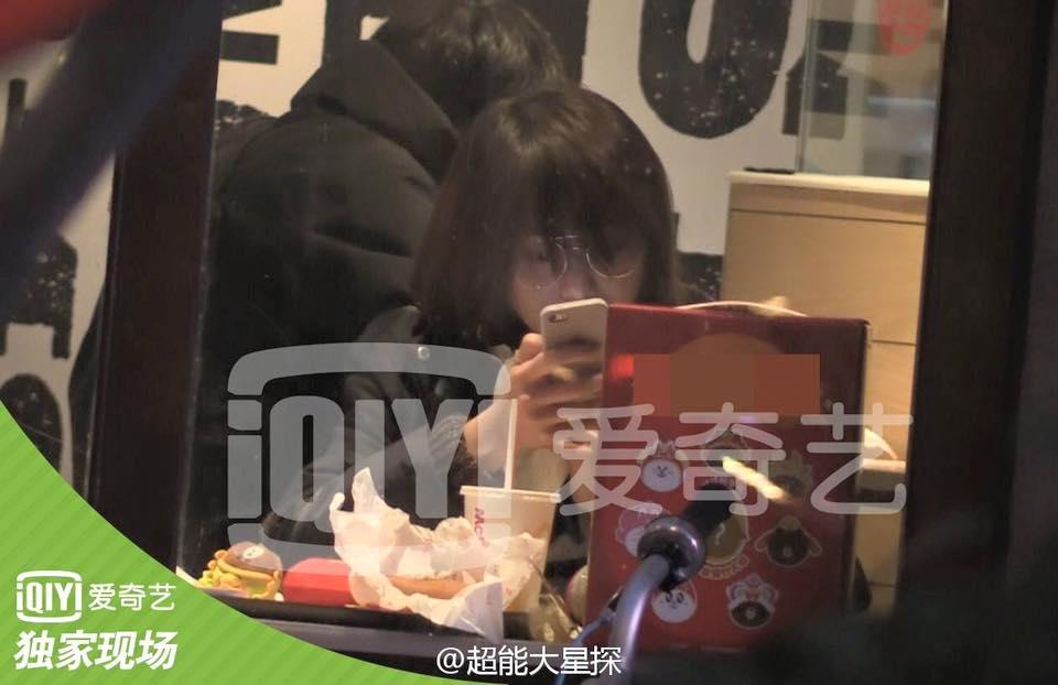 Trịnh Sảng bị đồn trầm cảm vì chia tay bạn trai, bơ phờ bật khóc giữa phố-1