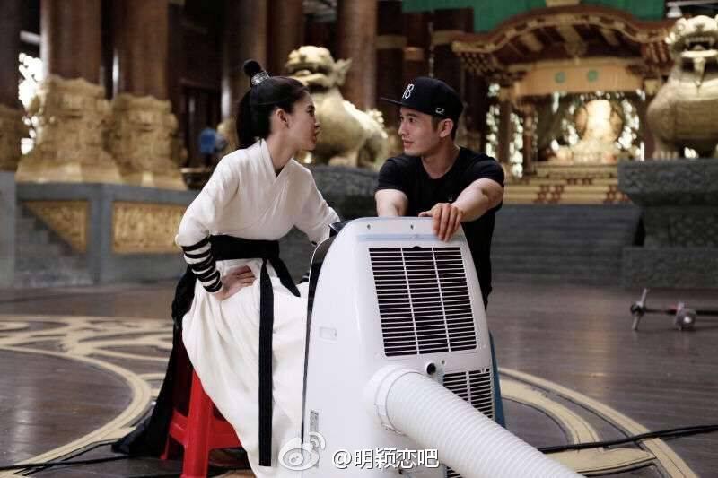 Huỳnh Hiểu Minh, Angela Baby lần đầu tiết lộ ảnh cưới phong cách 18+-9