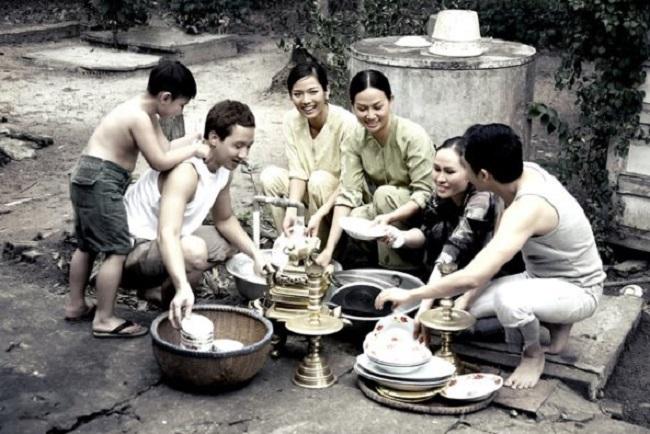 Tết xưa là một phần không thể thiếu trong lịch sử và văn hóa Việt Nam. Hãy cùng xem những bức ảnh của ngày Tết xưa, để khám phá phong tục truyền thống, những nét đẹp văn hóa và tinh hoa truyền thống của Việt Nam.