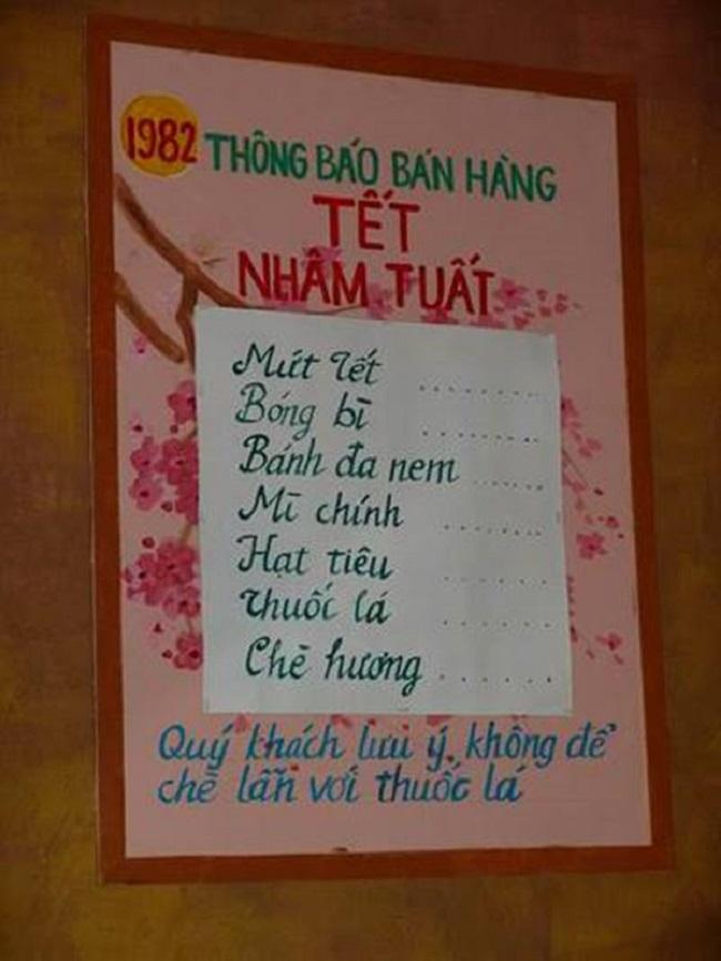 Bảng thông báo bán hàng trong dịp tết Nhâm Tuất năm 1982. (Ảnh: Internet)