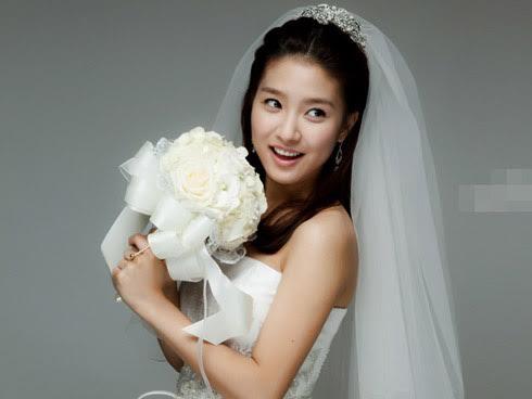 'Cháo' Kim So Eun làm cô dâu xinh đẹp