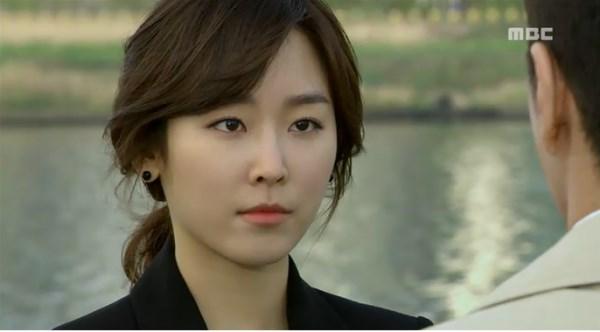Na Jin Joo là cô gái xinh đẹp, thiện lương nhưng lại không may mắn trong chuyện tình cảm. Cô lấy phải anh chồng "đào mỏ".