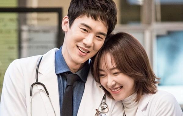 Vai diễn Yoon Seo Jung trong Romantic Doctor Teacher Kim đã mang lại cho Seo Hyun Jin 4 giải thưởng tại SBS Drama Awards bao gồm Diễn viên xuất sắc, Cặp đôi đẹp nhất (với Yoo Yeon Suk), Nụ hôn đẹp nhất (với Yoo Yeon Seok) và Top 10 ngôi sao được yêu thích.