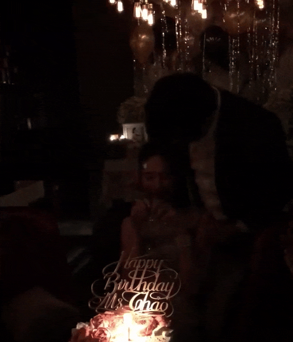Clip: Hoa hậu Đặng Thu Thảo bật khóc, hôn bạn trai say đắm trong tiệc sinh nhật-1