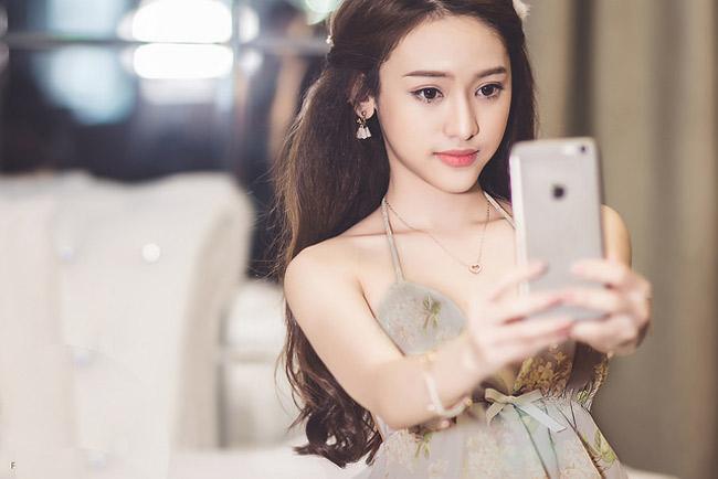 hot girl khien tinh cu midu "chao dao" dien vay ngu mong manh hinh anh 8