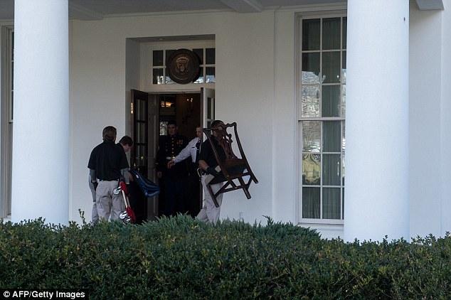 Dạo bước trong ngôi nhà đầy kỷ niệm lần cuối, có lẽ phu nhân Michelle Obama sẽ nhớ Nhà Trắng rất nhiều - Ảnh 3.