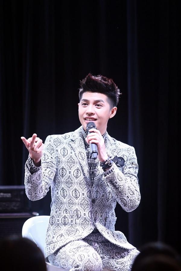 Noo Phước Thịnh xuất hiện với làn da rám nắng, vóc dáng vạm vỡ trong bài văn của fan nhí-2