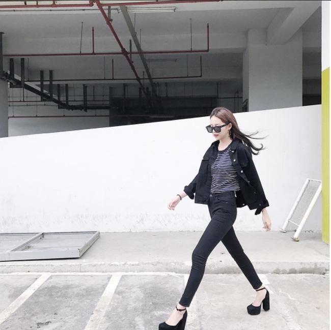 Hà Hồ lạnh lùng với cả cây đen, đối lập Thanh Hằng siêu nữ tính trong street style tuần này - Ảnh 9.