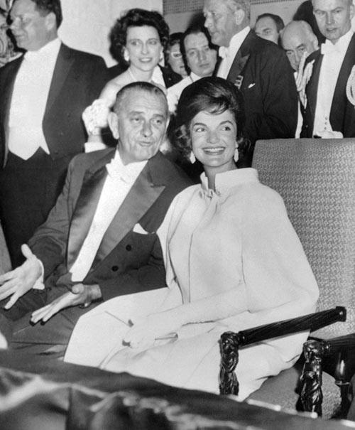 xiem-y-cac-de-nhat-phu-nhan-my-qua-15-le-nham-chuc-tong-thong-tiep-3