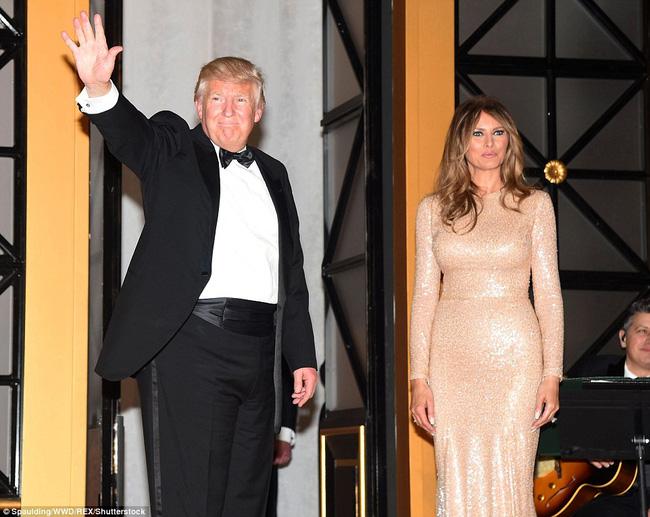Bà Melania Trump xinh đẹp nổi bật trong bữa tiệc tối trước ngày chồng nhậm chức Tổng thống - Ảnh 5.
