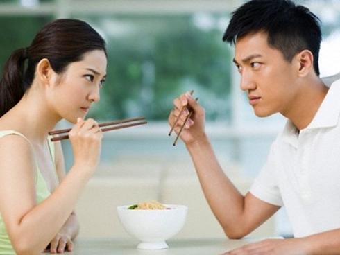 Đàn ông Việt nghĩ gì về việc ăn Tết nhà ngoại?