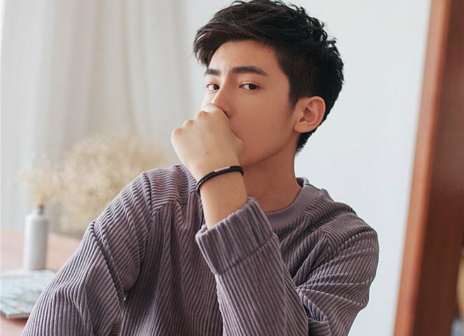 Dù thường tham gia chụp ảnh mẫu và quảng cáo, học tập vẫn là ưu tiên hàng đầu của 9X.