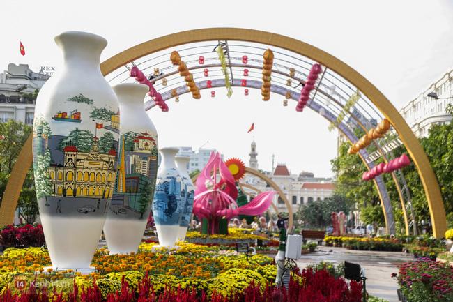 Ngắm nhìn những tiểu cảnh xinh xắn đang được trang trí tại đường hoa Nguyễn Huệ trước ngày khai mạc - Ảnh 11.