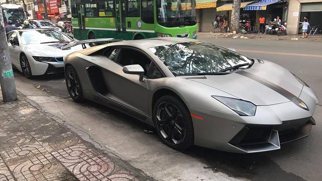 Đại gia Việt chi hơn 300 triệu Đồng độ lại siêu xe Lamborghini Aventador chơi tết