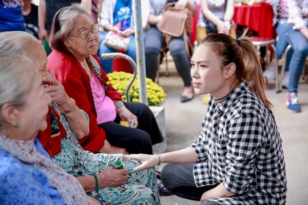 Mỹ Tâm múa minh họa, vui đùa tươi cười với nghệ sỹ già trước khi về quê ăn Tết-1