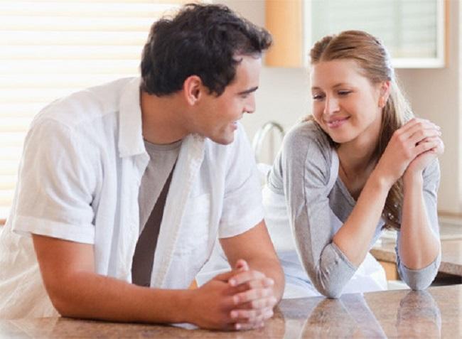 Tin tưởng bạn: Liệu anh ấy có bí mật nào hay không? Bạn có cảm thấy người ấy đang cố gắng để che giấu bạn điều gì đó? Nếu bạn chắc rằng anh ấy hoàn toàn tin tưởng bạn và không có bất kì bí mật nào che giấu bạn, nó có nghĩa là anh ấy đã sẵn sàng để kết hôn. Một cuộc hôn nhân thành công thường được xây dựng trên sự tin tưởng và tôn trọng lẫn nhau, do đó rất có thể là tình yêu của bạn sẽ kéo dài mãi mãi.