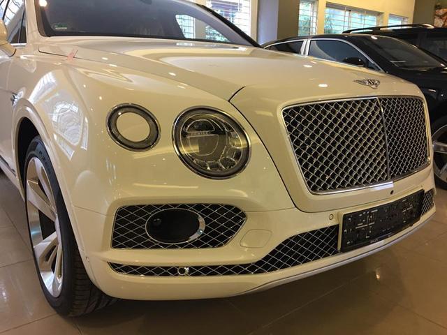 Tay chơi miền Trung đập hộp Bentley Bentayga hơn 20 tỷ Đồng - Ảnh 2.