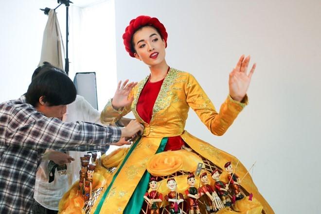 Hoa hau Thai Lan mac quoc phuc dinh 300.000 vien kim cuong hinh anh 5