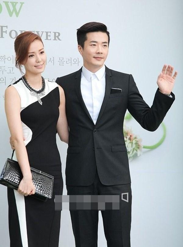 Son Tae Young và Kwon Sang Woo: Đây là cặp vợ chồng có hạnh phúc đáng ngưỡng mộ trong làng giải trí Hàn.