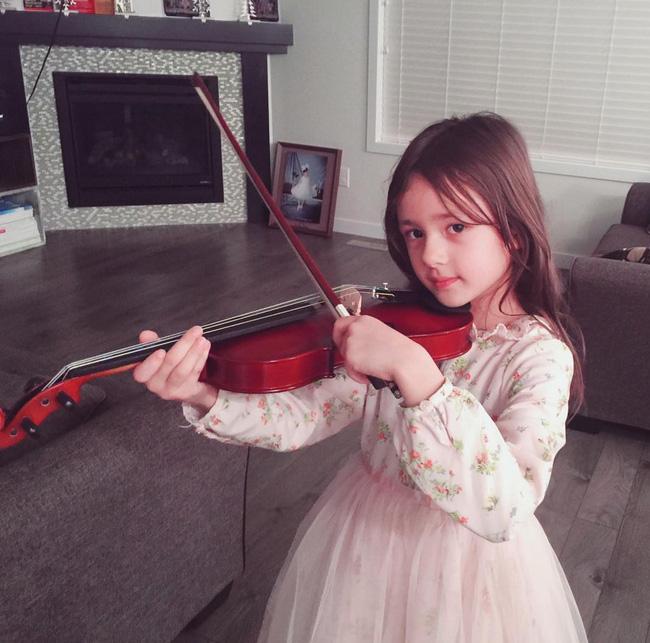 Thêm một cô bé Hàn lai Tây nổi tiếng, xinh như thiên thần! - Ảnh 10.