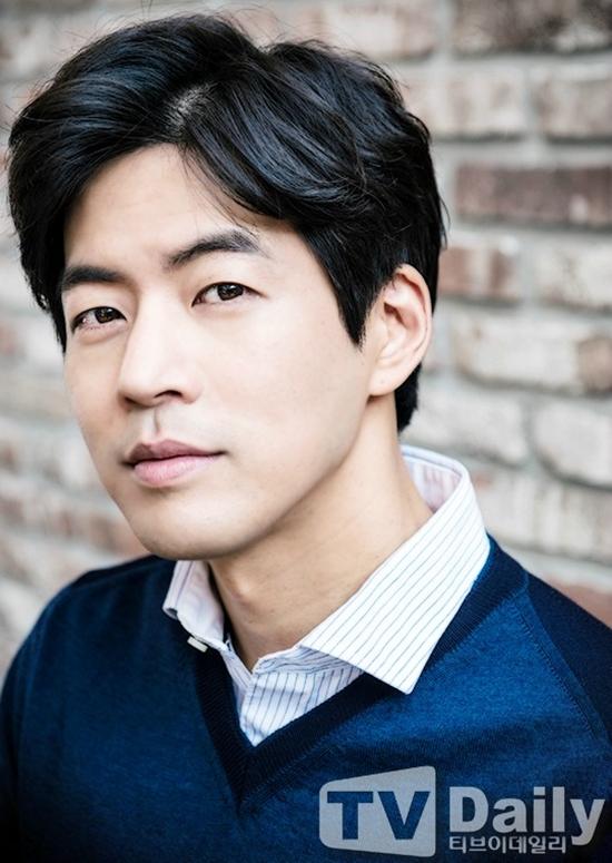 Lee Sang Yoon (15/8/1981)