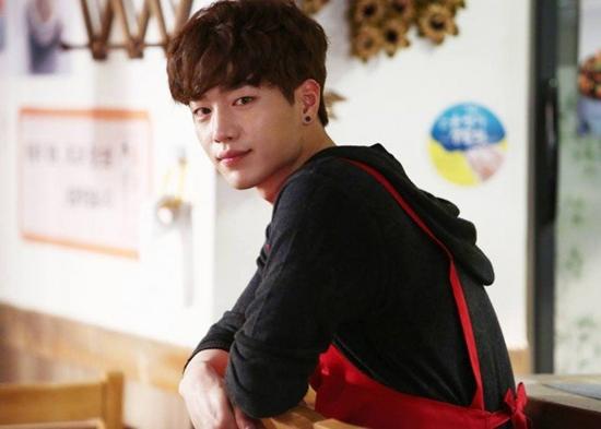 Từ một diễn viên không mấy nổi bật, Seo Kang Joon đã đưa tên tuổi của mình đến gần hơn với khán giả nhờ vai diễn trong 'Cheese in the trap