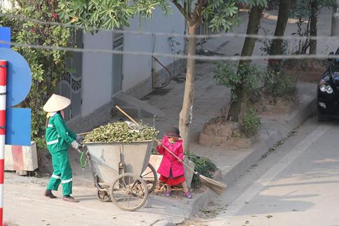 Cuộc sống vất vả, chị Thơm gửi con cho mẹ chồng chăm sóc ở Thái Nguyên. 