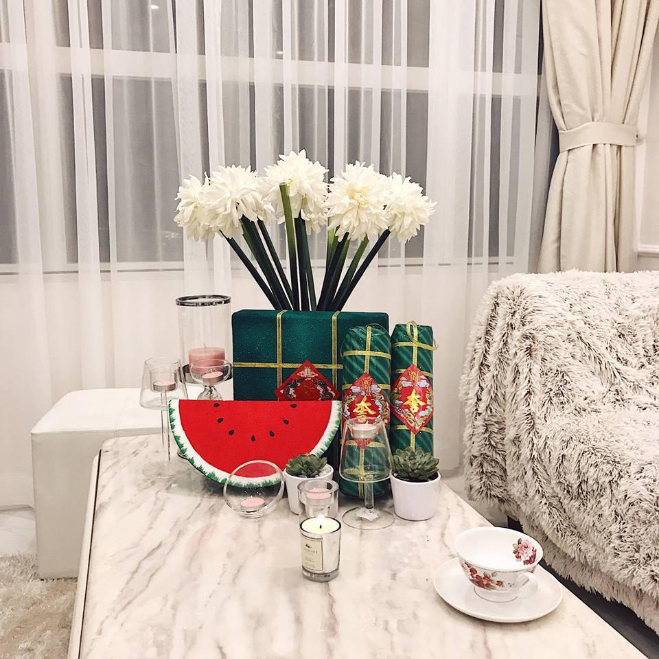 Sao Việt ngày cận tết: người hào hứng đi chợ hoa - kẻ livestream gói bánh chưng-2