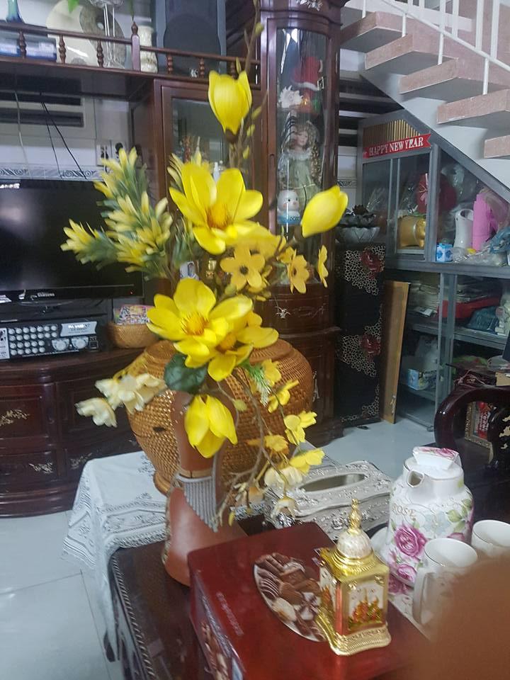 Sao Việt ngày cận tết: người hào hứng đi chợ hoa - kẻ livestream gói bánh chưng-13