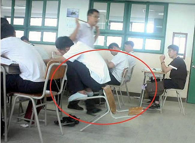 giat minh voi nhung hinh anh "hiem thay" trong lop hoc hinh anh 9