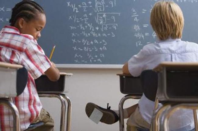 giat minh voi nhung hinh anh "hiem thay" trong lop hoc hinh anh 11