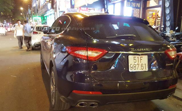 Levante có lưới tản nhiệt trước lõm xuống vốn được dùng cho các mẫu xe Maserati khác như Ghibli, Quattroporte, GranTurismo và GranCabrio. Bên trên lưới tản nhiệt là cụm đèn pha Bi-xenon, tích hợp dải đèn LED định vị ban ngày. Hai đèn pha được nối với nhau bằng một dải crôm mỏng ở giữa. Bên dưới là đèn sương mù hình tròn và hốc gió.