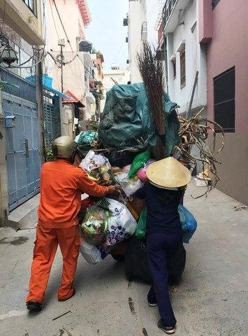 Ngày mồng một Tết của những người 'quên' giao thừa