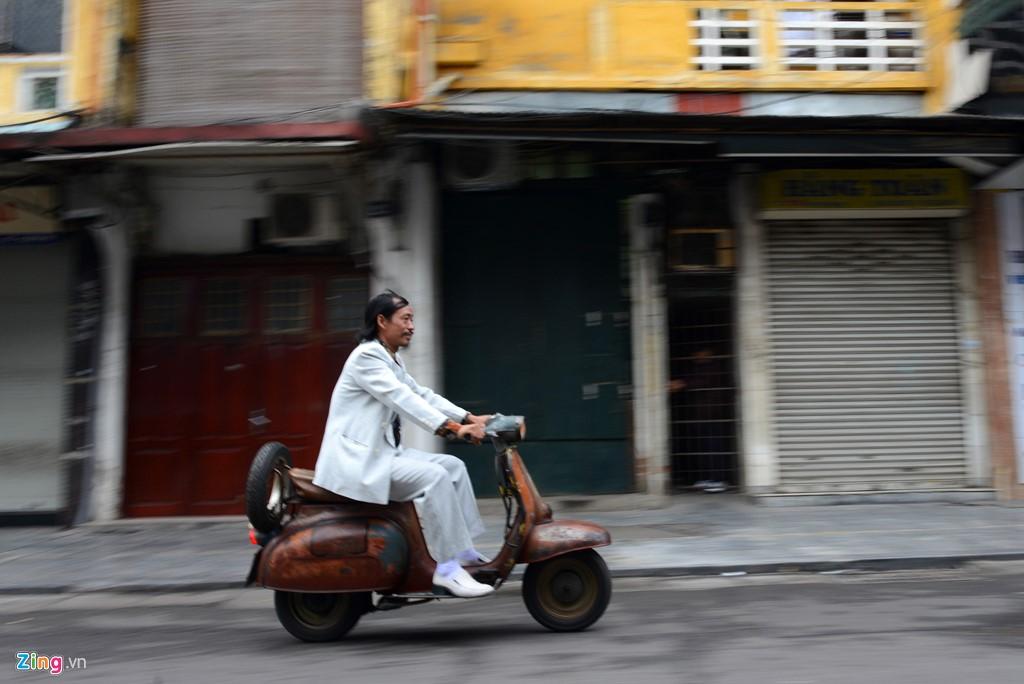 Ha Noi vang lang sang mung 1 Tet hinh anh 7