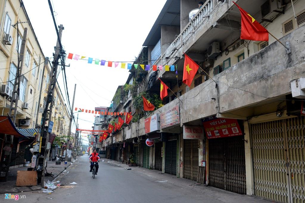 Ha Noi vang lang sang mung 1 Tet hinh anh 1