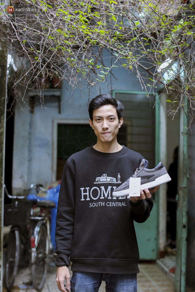 9x Đà Nẵng tự thiết kế và sản xuất giày Việt 100% và câu chuyện khởi nghiệp với 25 triệu đồng - Ảnh 3.